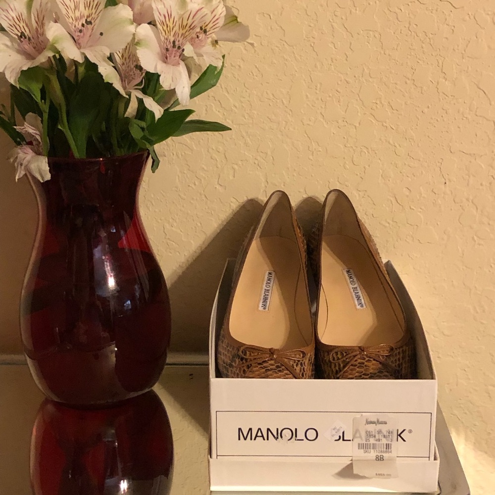 *AUTHENTIC MANOLO BLAHNIK RINGSNAKE FLATS*